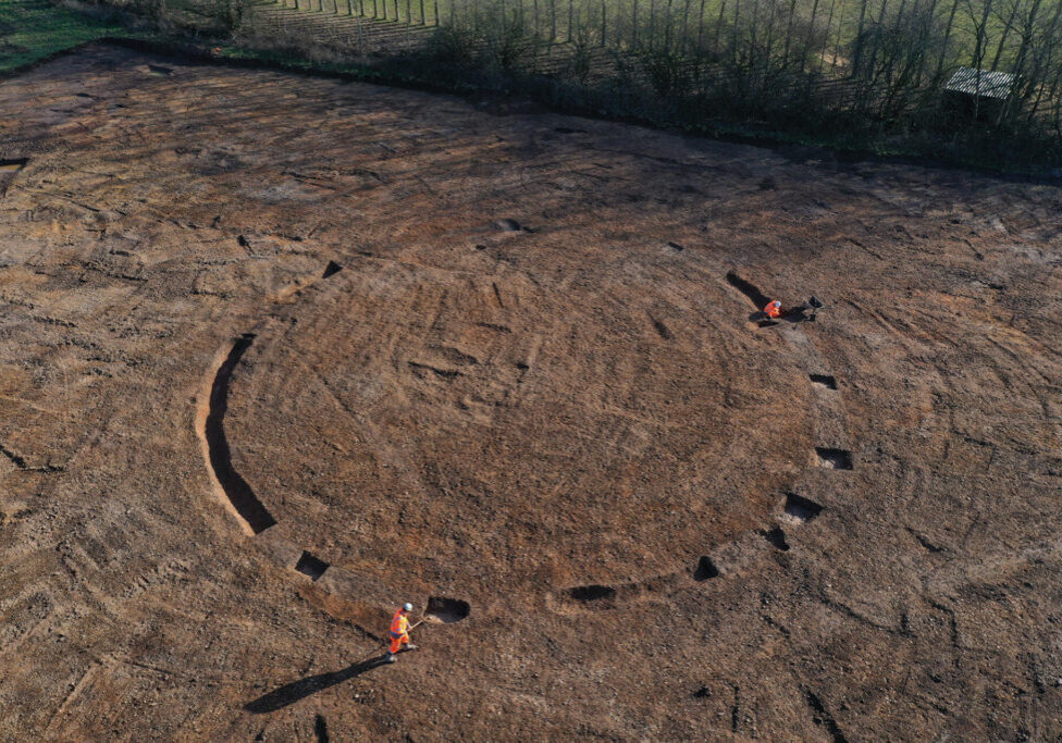Ring-ditch-Dove-Valley